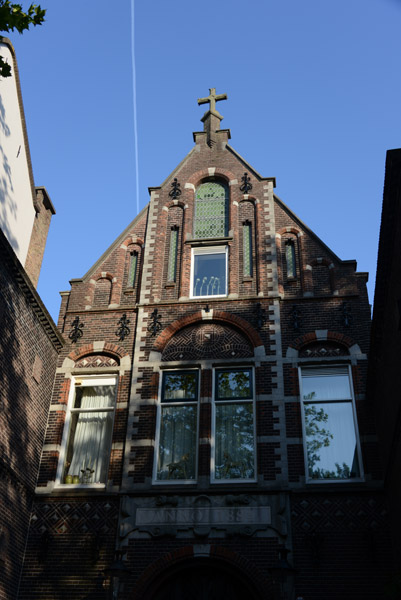 Old 1884 Parish House, Hoge Gouwe 31, Gouda
