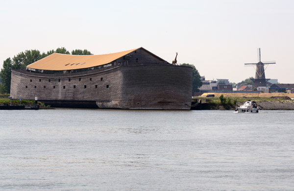 Johan's Ark, 119m long, Dordrecht