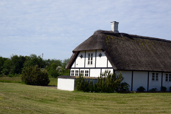 Thatched farmhouse, Sndre Kirkevejj, SW Ls