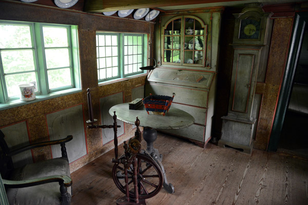 Farmhouse living room with spinning wheel, Hedwigs, Hus, Ls Museum