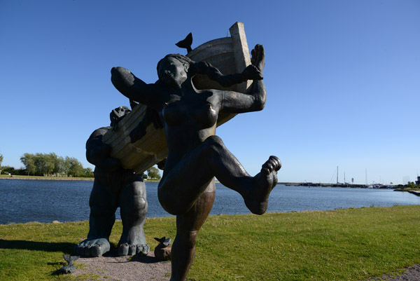 Sculpture of Suur Tll and Piret, Kuressaare, Estonia