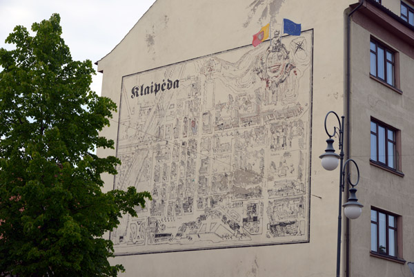 Mural map of Klaipėda on the side of a building
