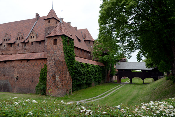 Inner moat and wall, Mittelschloss - Middle Castle, Malbork, 1309