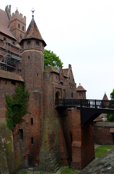 Ditch and bridge to the High Castle, Malbork