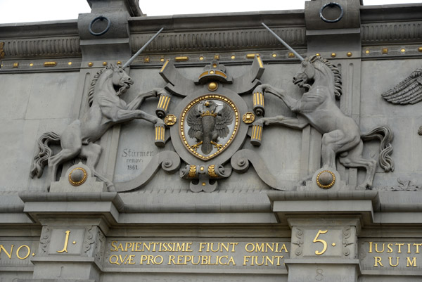 Brama Wyżynna - Hohes Tor:  Coat-of-Arms of the Kingdom of Prussia (left), Kniglich Preuen