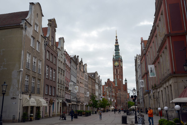 Długa Street leading to the Old Town Hall, Gdańsk