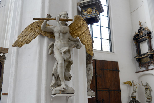 Angel playing the flute, St. Mary's Church, Gdańsk