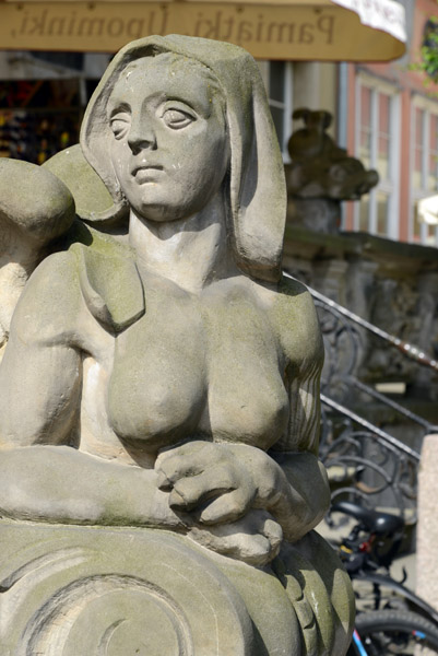 Large breasted sphinx, Długi Targ, Gdańsk 