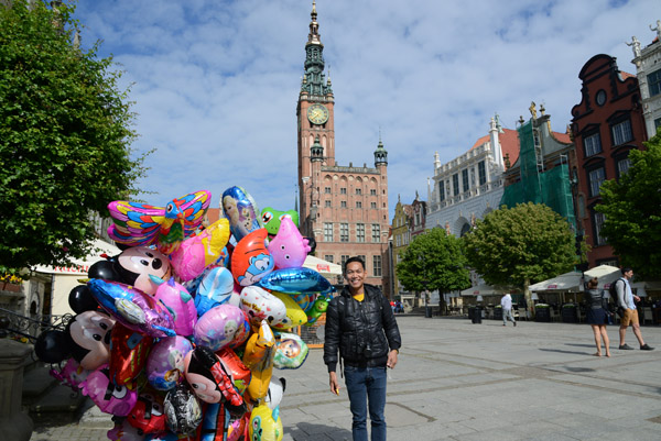 Dennis with colorful balloons, Długi Targ, Gdańsk