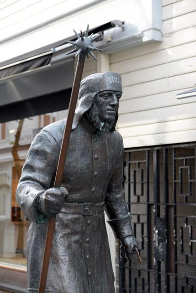 Vekter, sculpture of a Stavanger city guard, 1995, R. Christensen, stervg