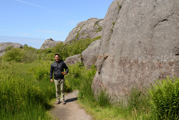 Path leading to the German coastal fortifications at Sirevg