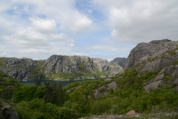 Climbing the east side of Jssingfjord, R444