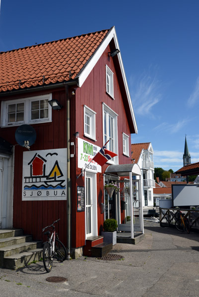 Sjbua, Lillesand waterfront