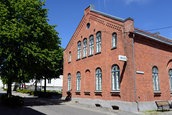 Grimstad's library, Knut Hamsun plass