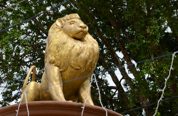 Lion on a pillar, Kataragama