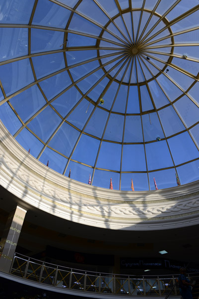 Glass dome of the Almaty shopping center, Republic Square