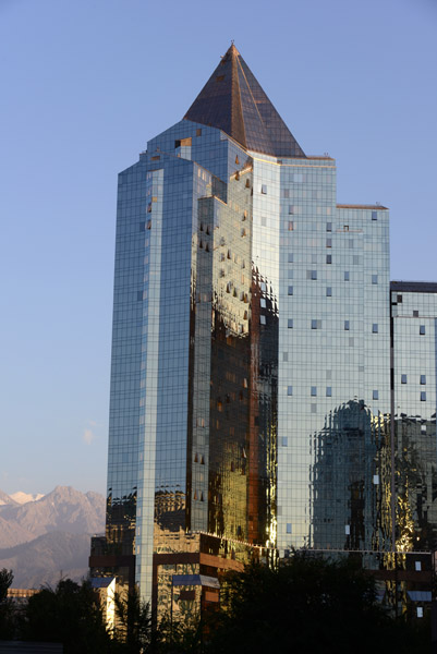 Nurlytau Complex, Almaty