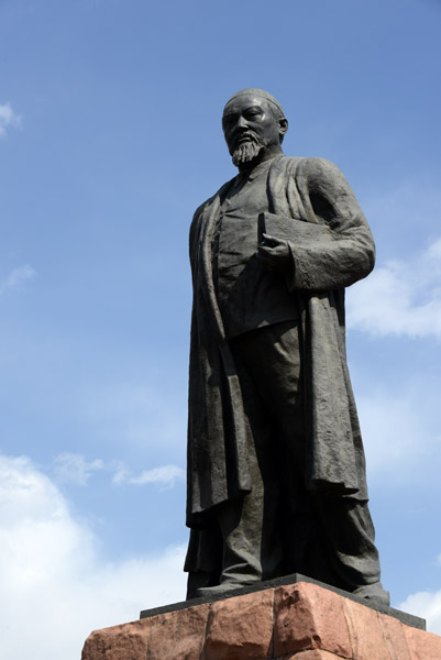 Abai Kunanbayev statue