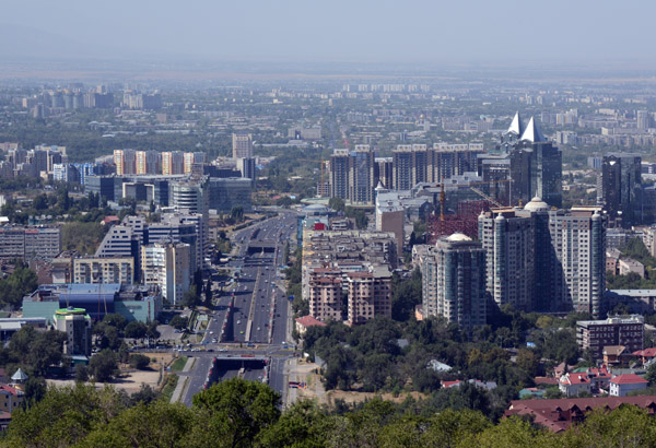 Al-Farabi Avenue, the heart of the new district of post-independence Almaty
