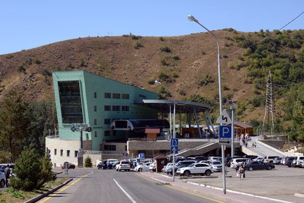 Cable Car links Medeu with the ski resort of Shymbulak