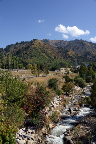 Cable car crossing the Malaya Almatinka River