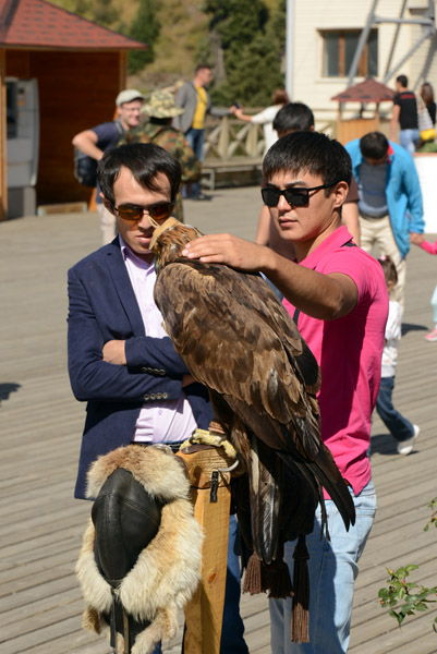 Kazakhs with an eagle, Shymbulak