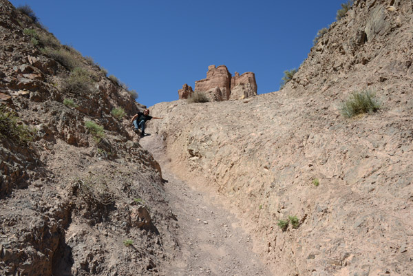 Steep trail into Sharyn Canyon