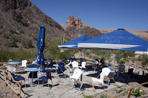 Terrace caf at the camp, Sharyn Canyon