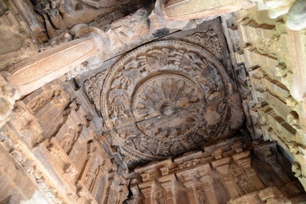 Decorative ceiling of the mandapa, the interior of the Durga Temple