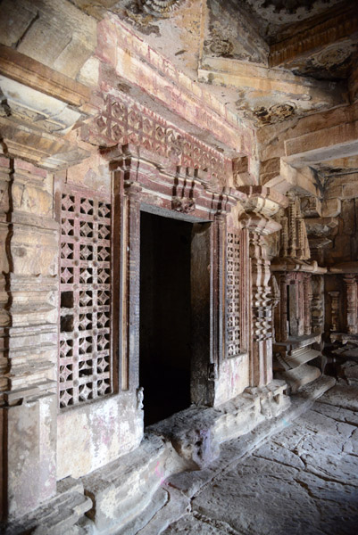 Screen-wall leading to a vestibule, Gauri Temple