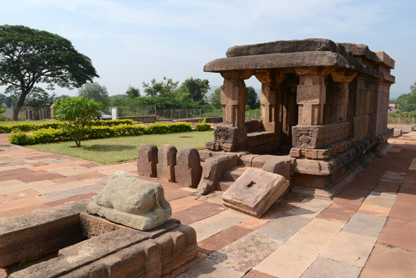 Small shrine by the Hucchimalligudi Temple , Aihole