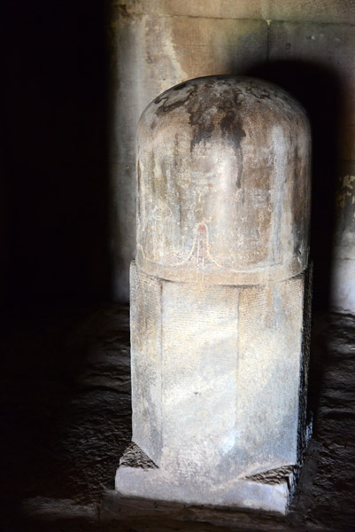 Linga of the inner sanctuary, Hucchimalligudi Temple