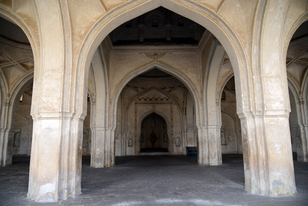 Mosque interior, Ibrahim Rouza, Bijapur