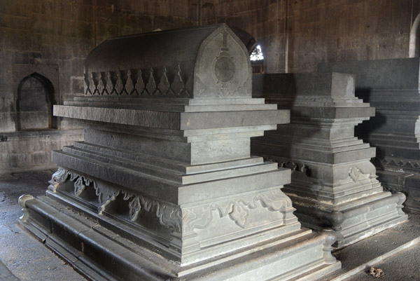 In many of this type of tomb, these are merely cenotaphs with the bodies buried in a lower chamber