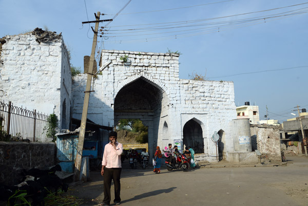 Shahpur Darwaza, the northwestern gate of Bijapur