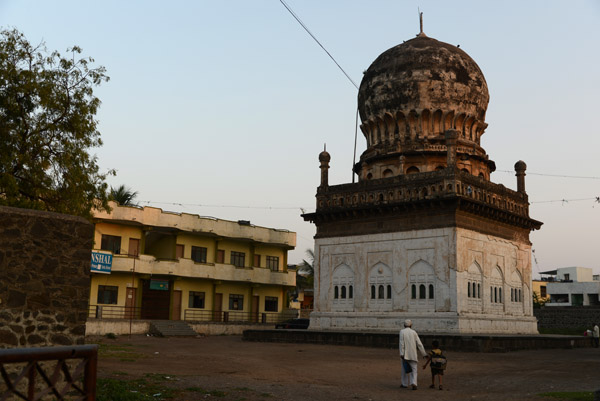 Haji Hassan Durga, tomb of a 15th C. Sufi saint, Bijapur