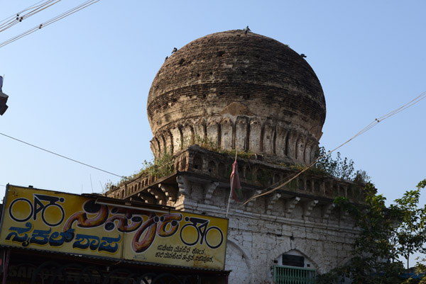 Sufi Tomb, JM Road next to the Jama Masjid