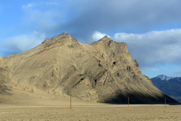 Mountains along the Pamir Highway just north of Murgeb