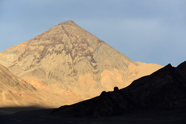 A red mountain in the late afternoon just north of Murgab