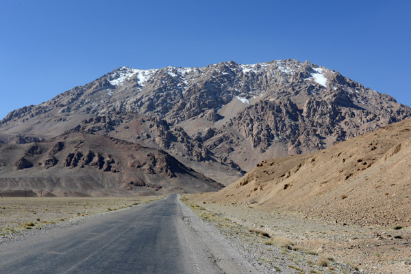 Theres not much traffic on the Pamir Highway
