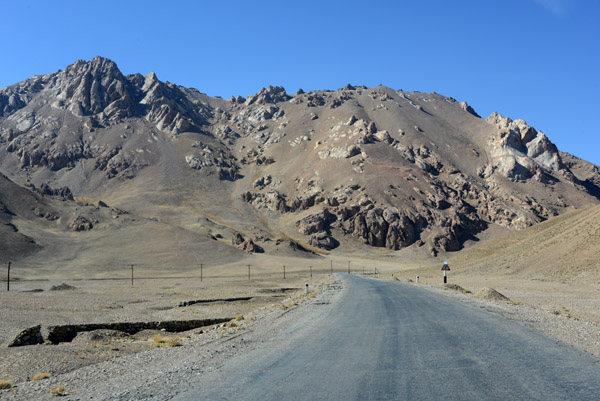 Naizaitash pass  on the Pamir Highway, km 139