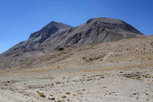 Mountains along the road to Khargush