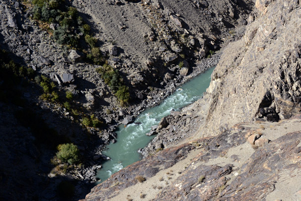 Tajikistan meets Afghanistan, the Pamir River