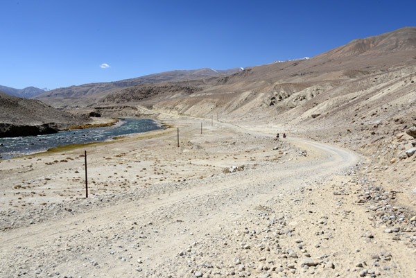 The dirt road along the Tajik side of the Pamir River