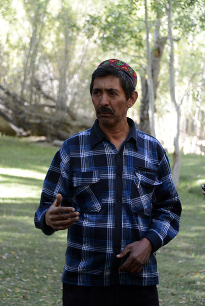 The guide to the shrine-garden of Langar