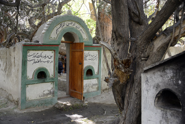Shoh Kambari Oftab mausoleum Shrine-Garden, Langar 