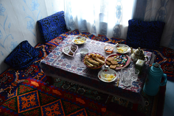 The breakfast table, Langar