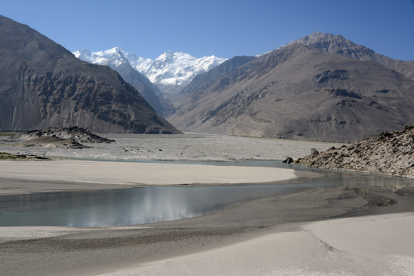 The Panj River with the Wakhan Corridor of Afghanistan and Kohe Hevad  (6849m/22,470ft) 