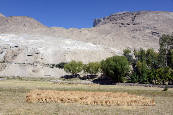 A short way up that hill behind the village of Vrang are the remains of an ancient Buddhist Monastery