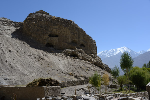 Traveling into the gorge beneath the Vrang Stupa